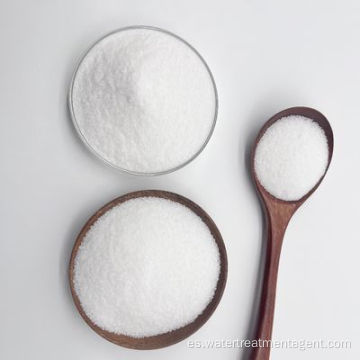 Gránulos de poliacrilamida blanca para tratamiento de agua.